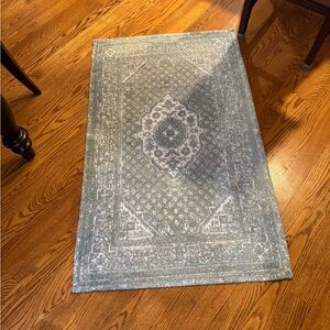 Frontgate- Vintage Naomi bath rug
